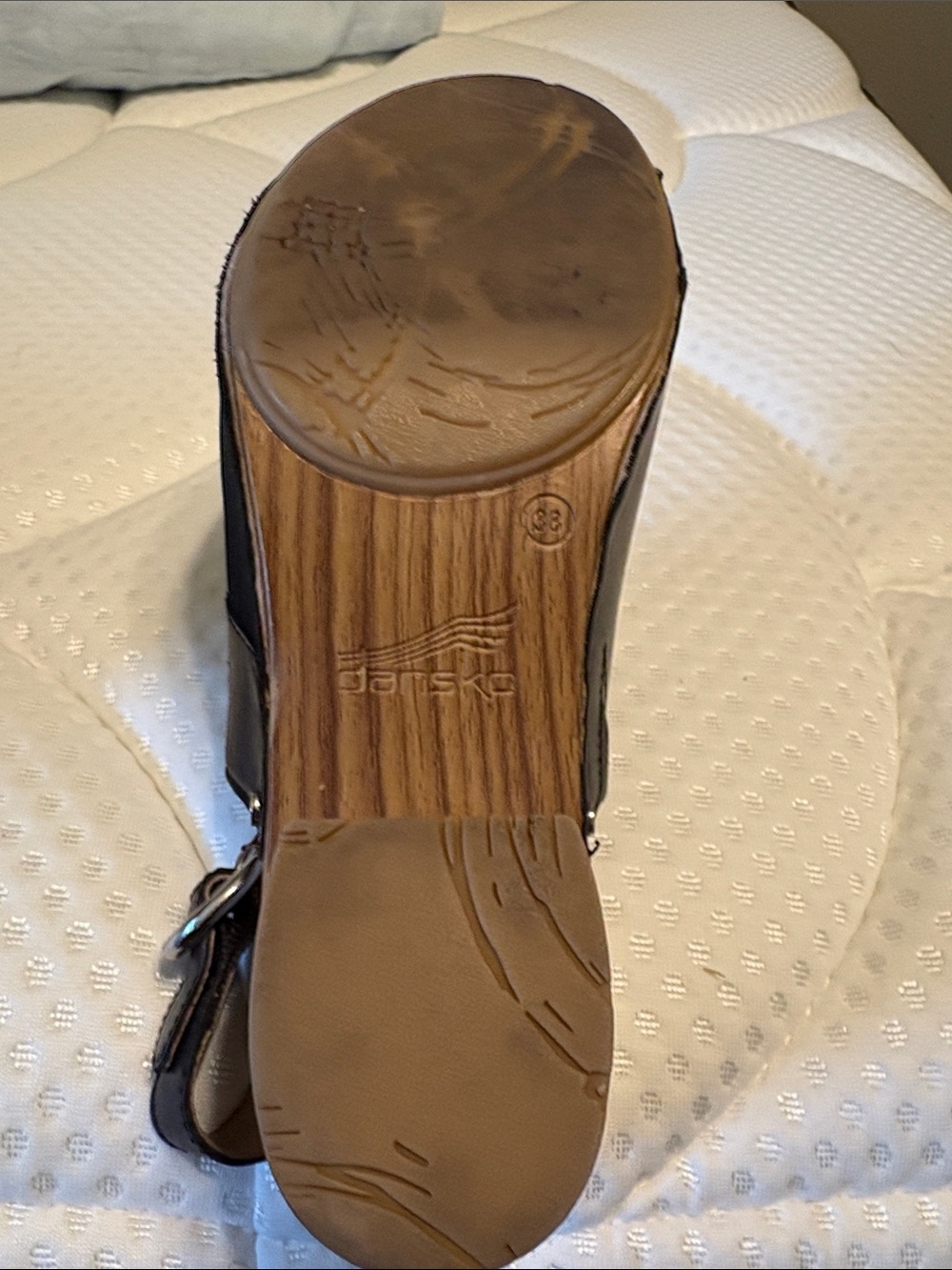 Dansko Black Leather Slingback Clog Heels with Wood-Effect Block Heel - Picture 9 of 9